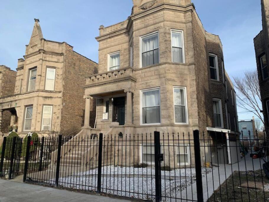 시카고 Modern 4Br Just A Block From Cta Pink Line With Pool Table Free Parking 아파트 외부 사진