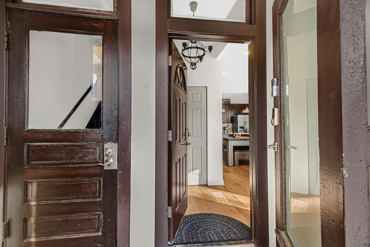 시카고 Modern 4Br Just A Block From Cta Pink Line With Pool Table Free Parking 아파트 외부 사진