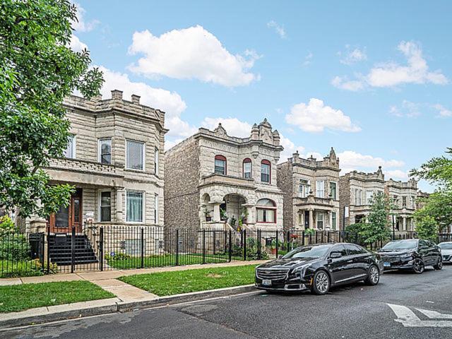 시카고 Modern 4Br Just A Block From Cta Pink Line With Pool Table Free Parking 아파트 외부 사진