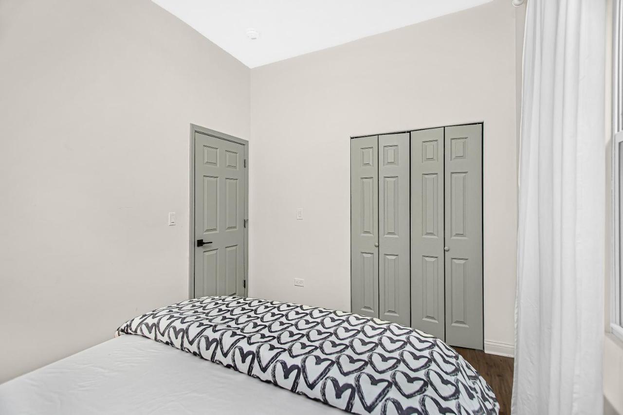 시카고 Modern 4Br Just A Block From Cta Pink Line With Pool Table Free Parking 아파트 외부 사진